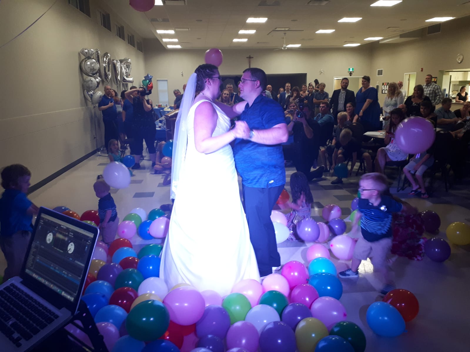 Saskatoon YXE Balloon Drop Rentals