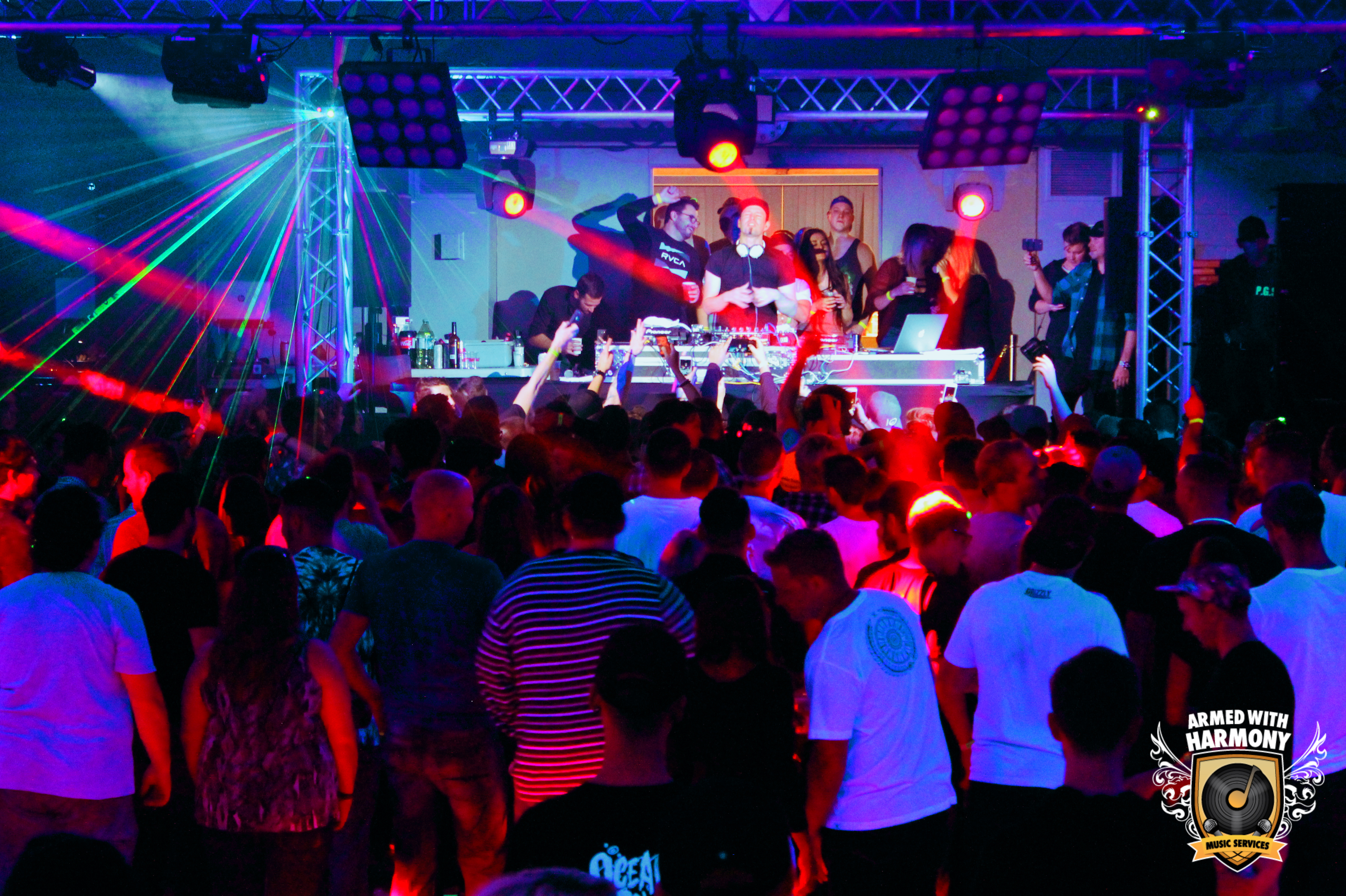 EDM  DJ Shows