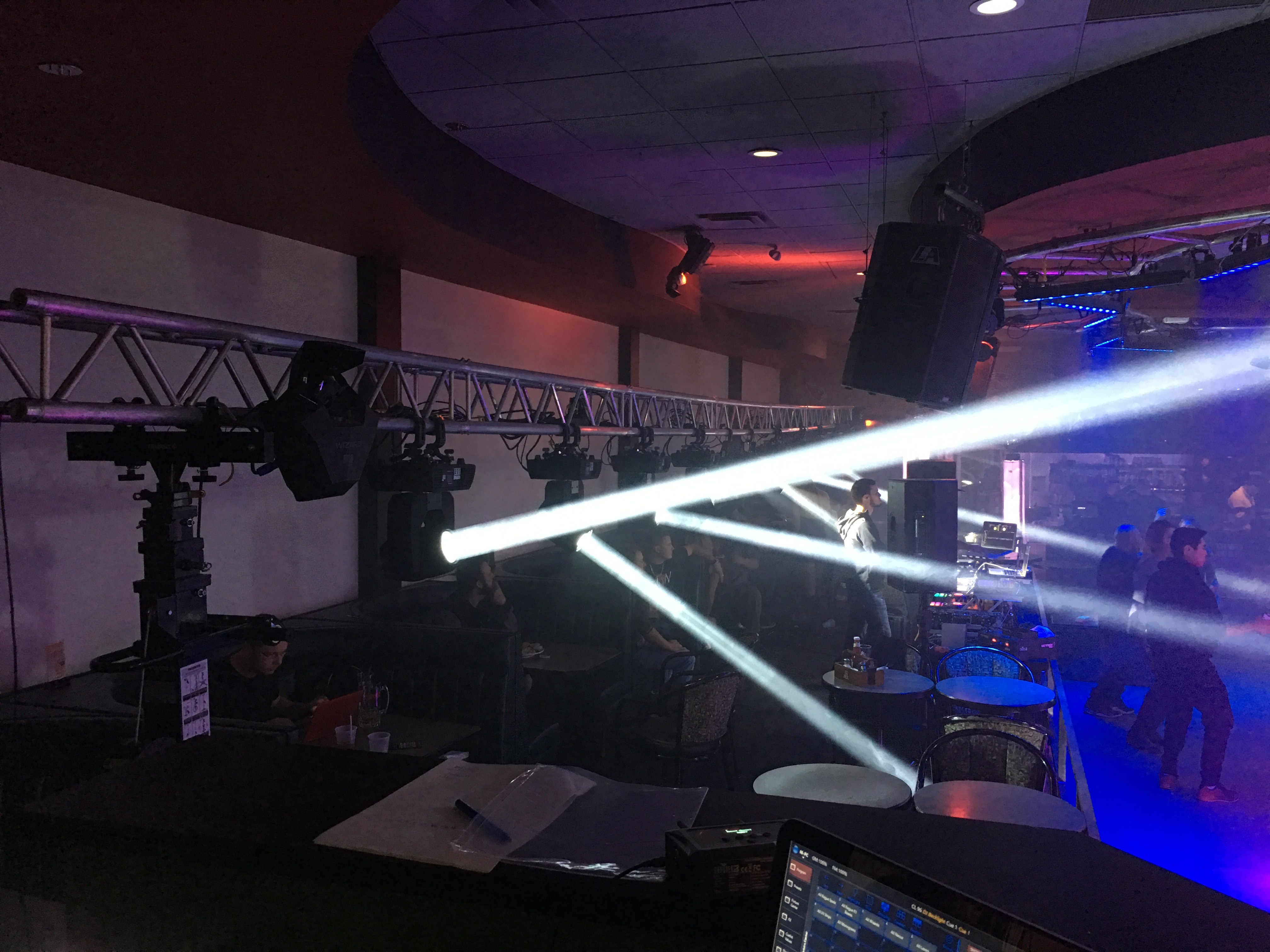 EDM  DJ Shows