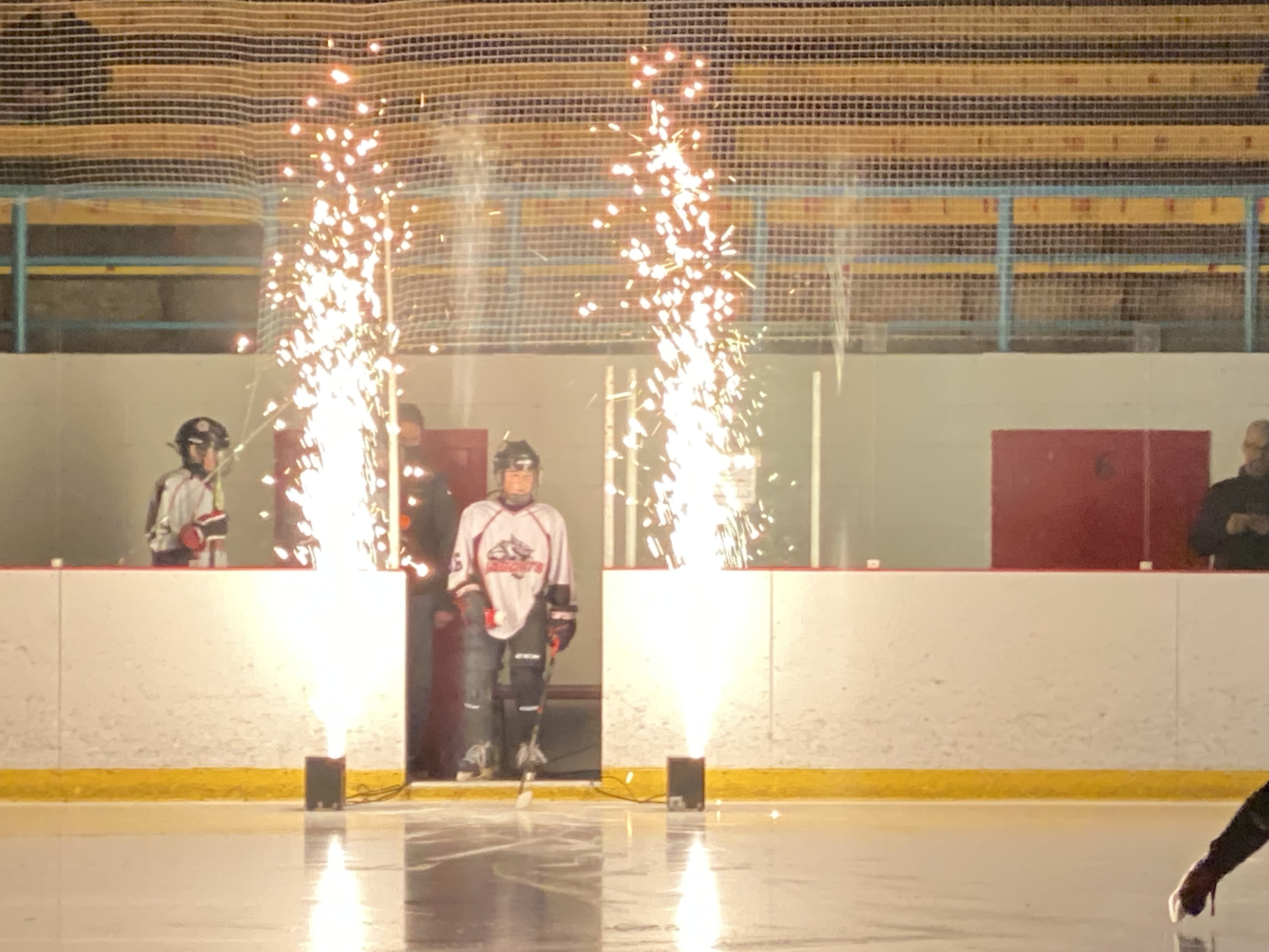 Saskatoon YXE Indoor Cold Spark Sparklers Machine Rental Sparkulars
