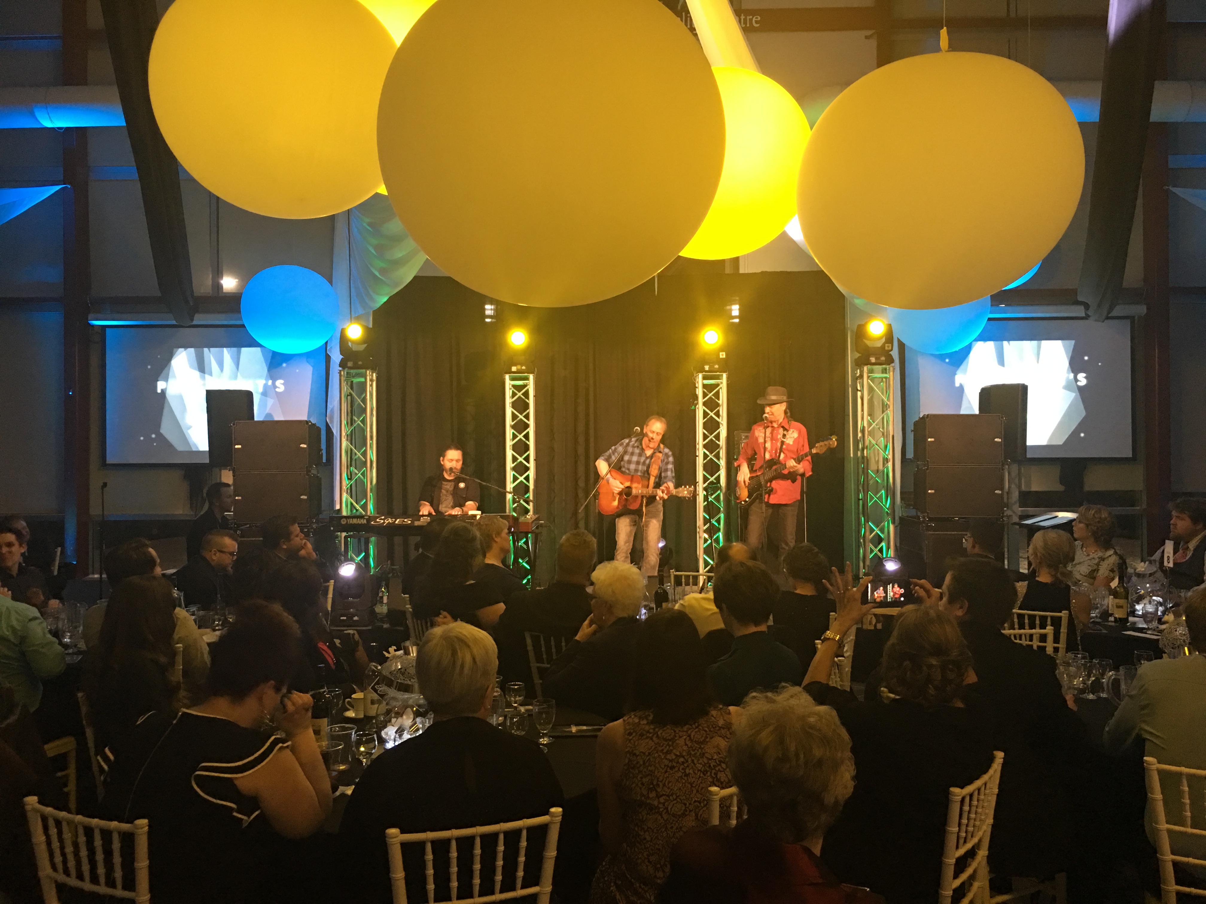 saskatoonyxelivesoundproductionaudiotechniciansaskatoonlivemusicbacklinerentals