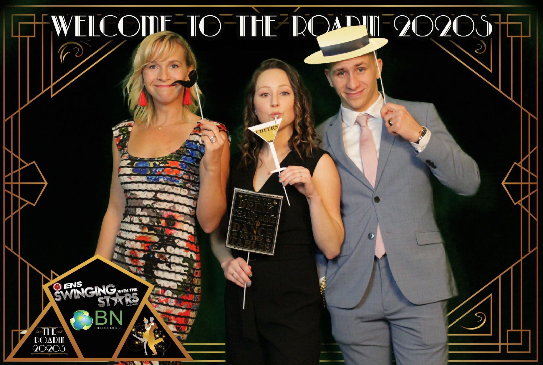 Saskatoon YXE Magic Mirror Me Photo Booth Rentals  Mirror Me Photo Booth 