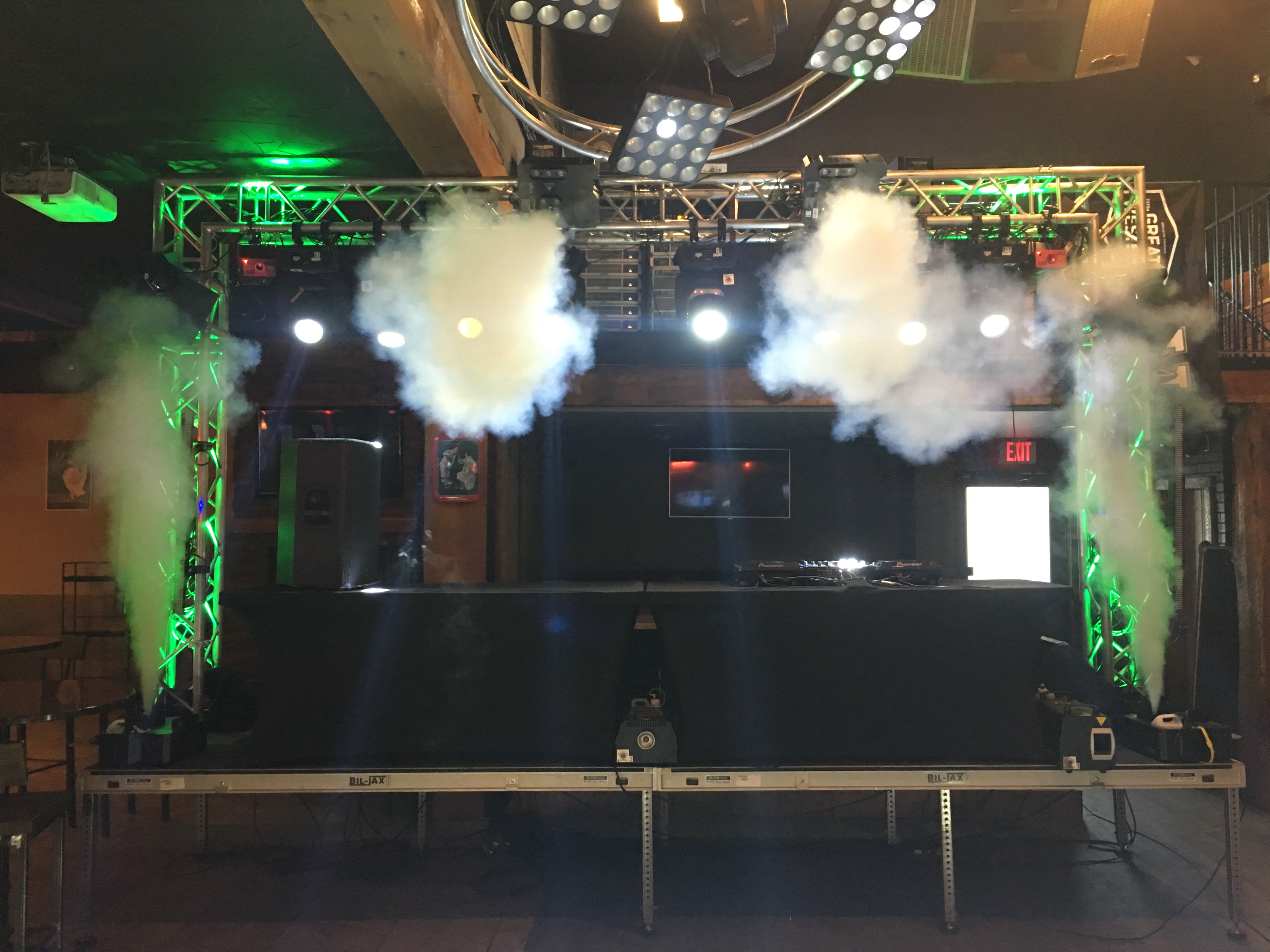  Saskatoon YXE Special Effect Smoke Fog Machine Geyser Rental